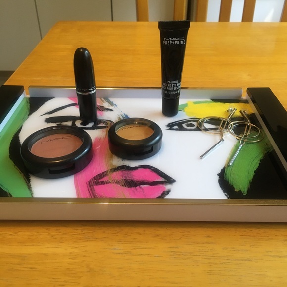 MAC Eyeshadow Primer, Blush, Eyeshadow, & Lipstick - Picture 2 of 5